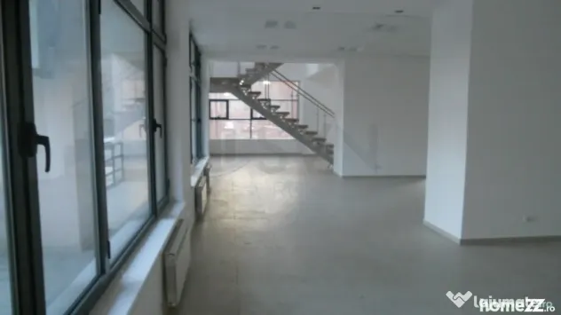 Spatiu showroom PARTER si MEZANIN