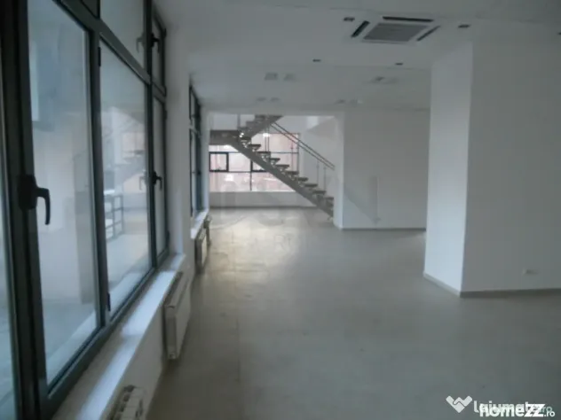 Spatiu showroom PARTER si MEZANIN