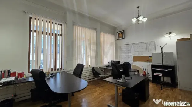 Spatiu comercial 5 camere birouri l Ultracentral