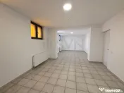 Spatiu in vila I De Inchiriat I Utilitati incluse I Piata...