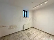 Spatiu in vila I De Inchiriat I Utilitati incluse I Piata...