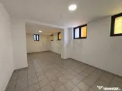 Spatiu in vila I De Inchiriat I Utilitati incluse I Piata...