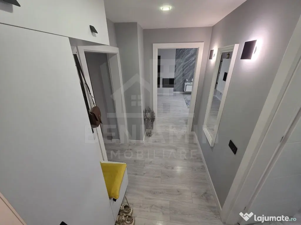 Trei camere decomandat ultra-renovat 2 bai Mcdonalds etaj 2