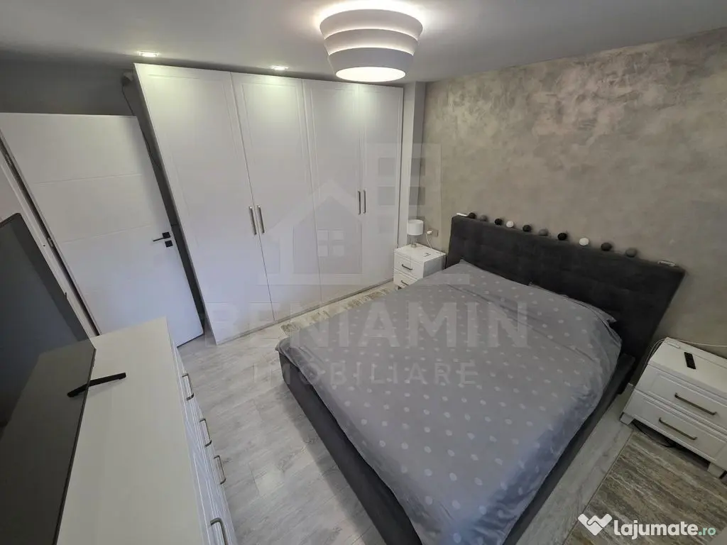 Trei camere decomandat ultra-renovat 2 bai Mcdonalds etaj 2