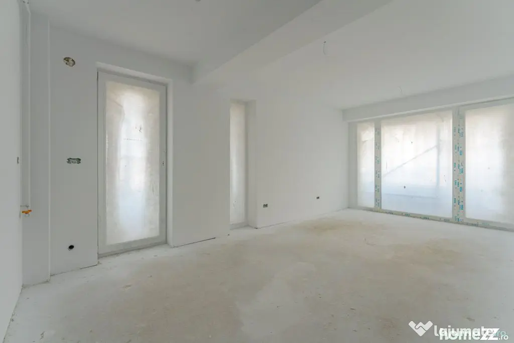 Vânzare Studio 43 mp | Balcon Generos | Predare Septembr...