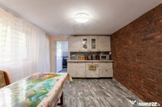 Casă renovată 2022, 3 camere, 1034 mp teren, încălzire ?