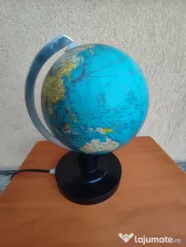 Glob luminos geopolitic anii '90