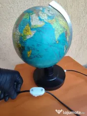 Glob luminos geopolitic anii '90 