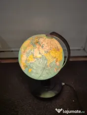 Glob luminos geopolitic anii '90 