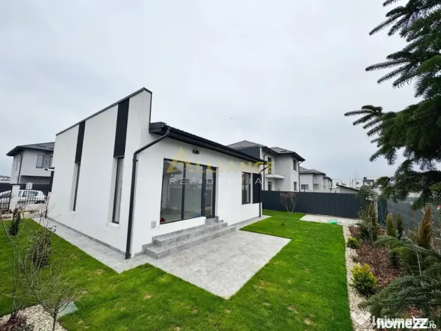 Casa individuala - 3 camere 2 bai - teren 300mp