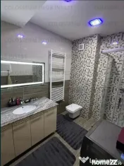 Apartament 3 camere, 2 bai, decomandat - zona Tractorul 