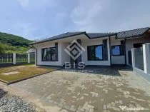 Casă la cheie,, 3 dormitoare- curte privată | Zona Vale...