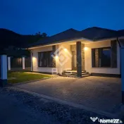 Casă la cheie,, 3 dormitoare- curte privată | Zona Vale...