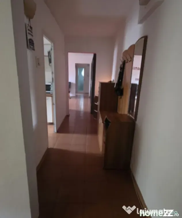 Apartament 3 camere, 66 mp, etaj 3/4, zona Filiasi