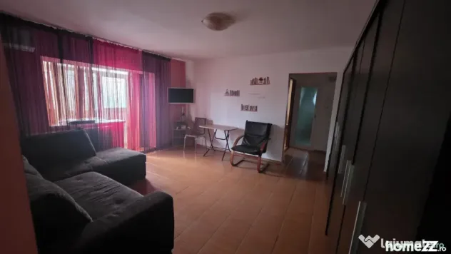 Apartament 3 camere, 66 mp, etaj 3/4, zona Filiasi