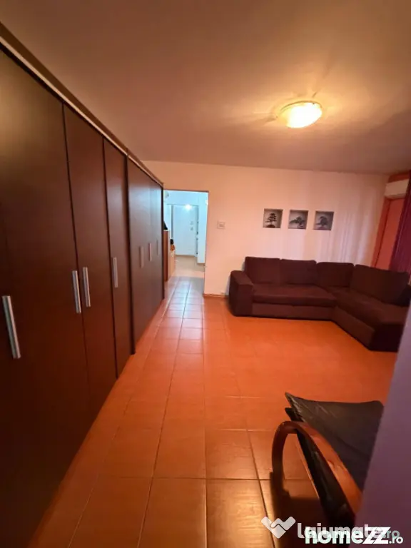 Apartament 3 camere, 66 mp, etaj 3/4, zona Filiasi