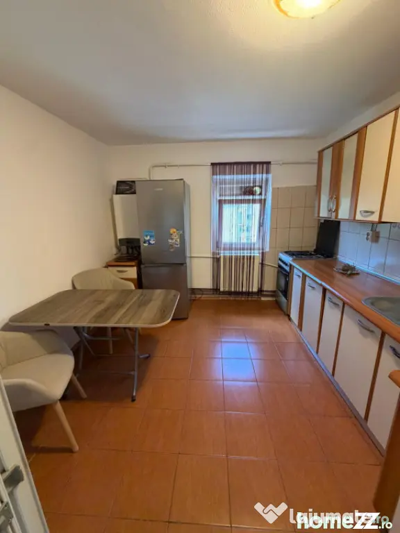 Apartament 3 camere, 66 mp, etaj 3/4, zona Filiasi
