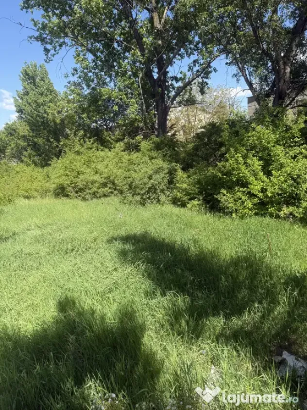 Vând teren zona Deva – loc liniștit, acces bun, utilități aproape, 942mp