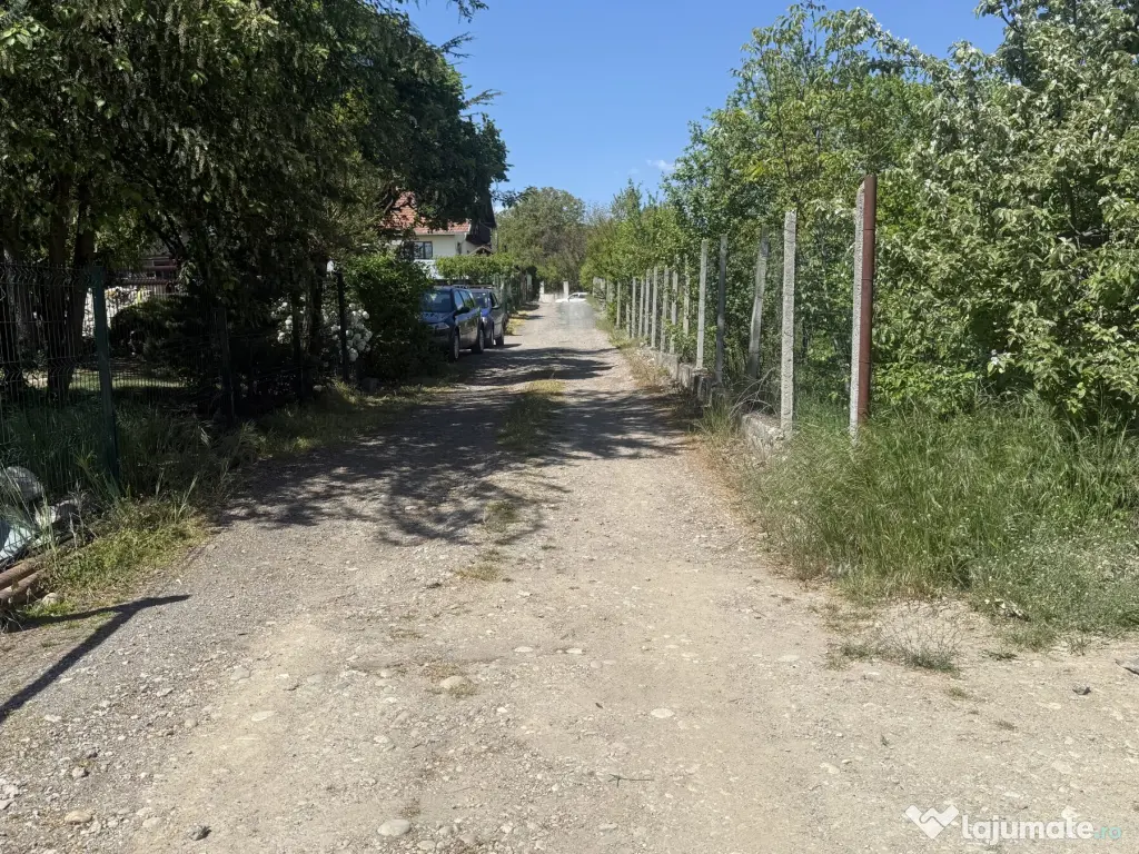 Vând teren zona Deva – loc liniștit, acces bun, utilități aproape, 942mp
