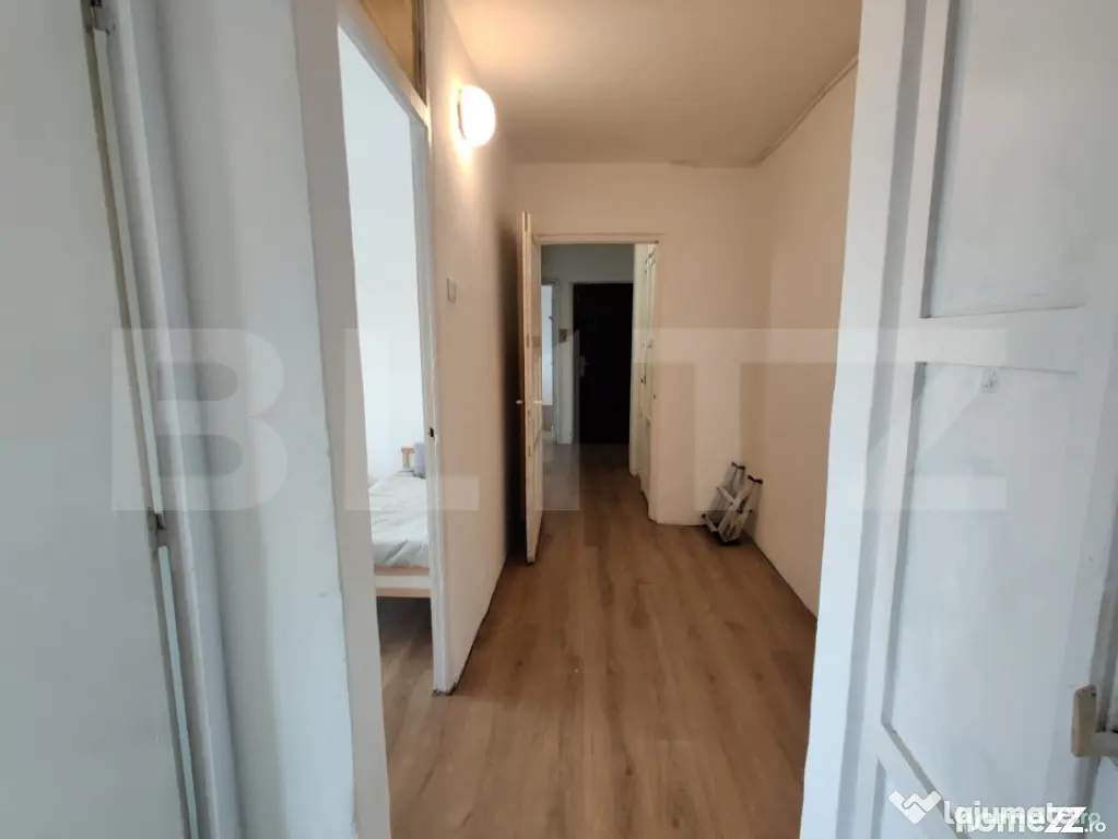 Apartament 3 camere, 65 mp, 2 bai, balcon deschis, zona Dece