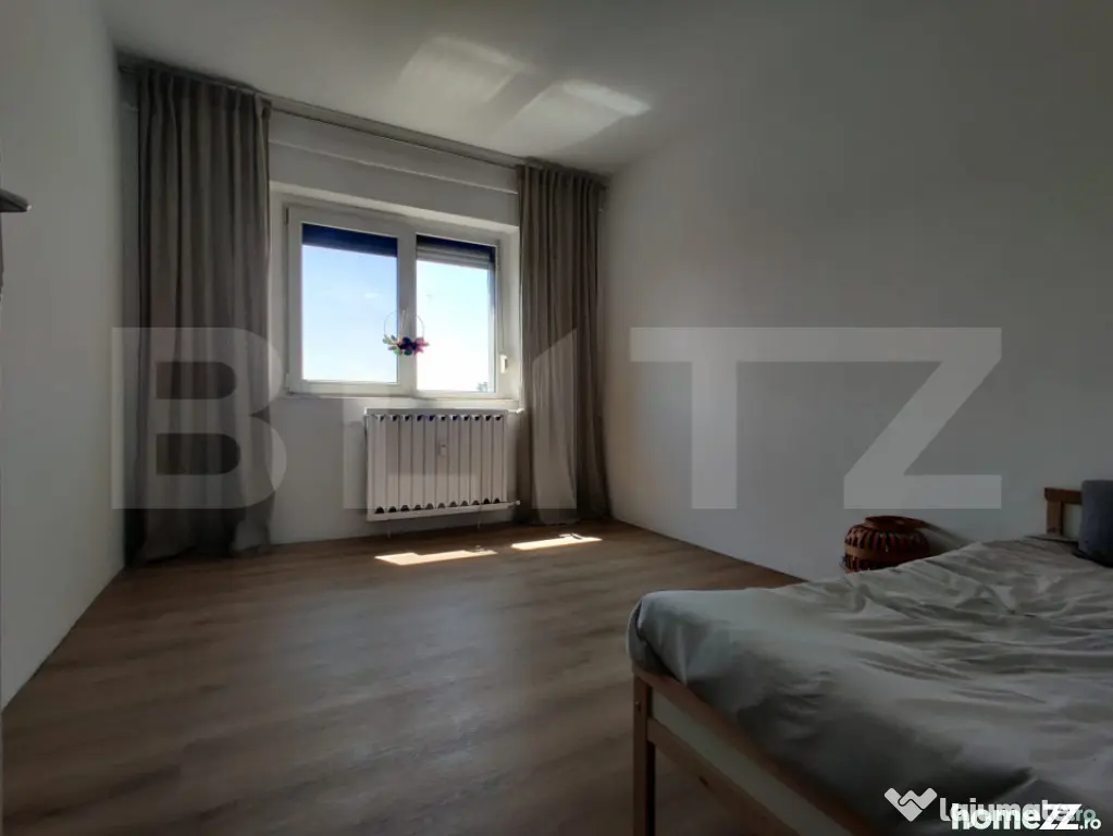 Apartament 3 camere, 65 mp, 2 bai, balcon deschis, zona Dece