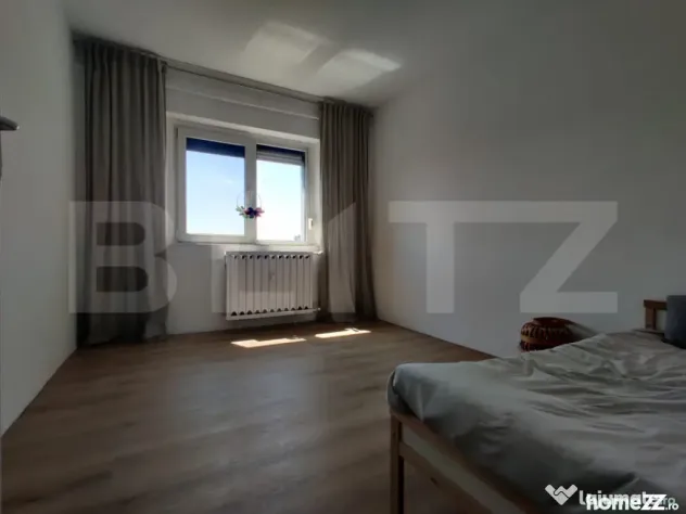 Apartament 3 camere, 65 mp, 2 bai, balcon deschis, zona Dece