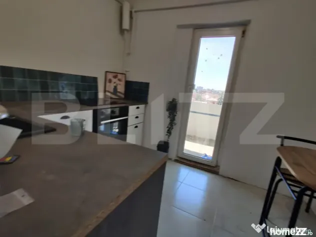 Apartament 3 camere, 65 mp, 2 bai, balcon deschis, zona Dece