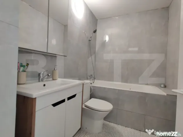 Apartament 3 camere, 65 mp, 2 bai, balcon deschis, zona Dece