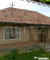Casă cu 3 camere și un teren de 3000 mp, zona Cuzaplac
