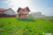 De vânzare proprietate cu două clădiri la roșu, Cord?... 