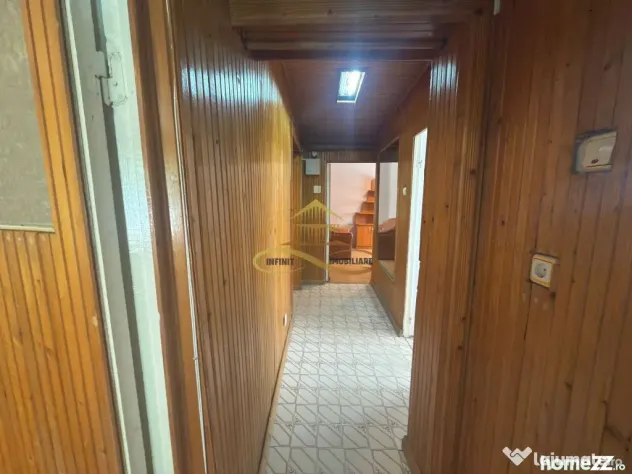 Apartament 3 camere de vanzare in Bacau strada Stefan cel...