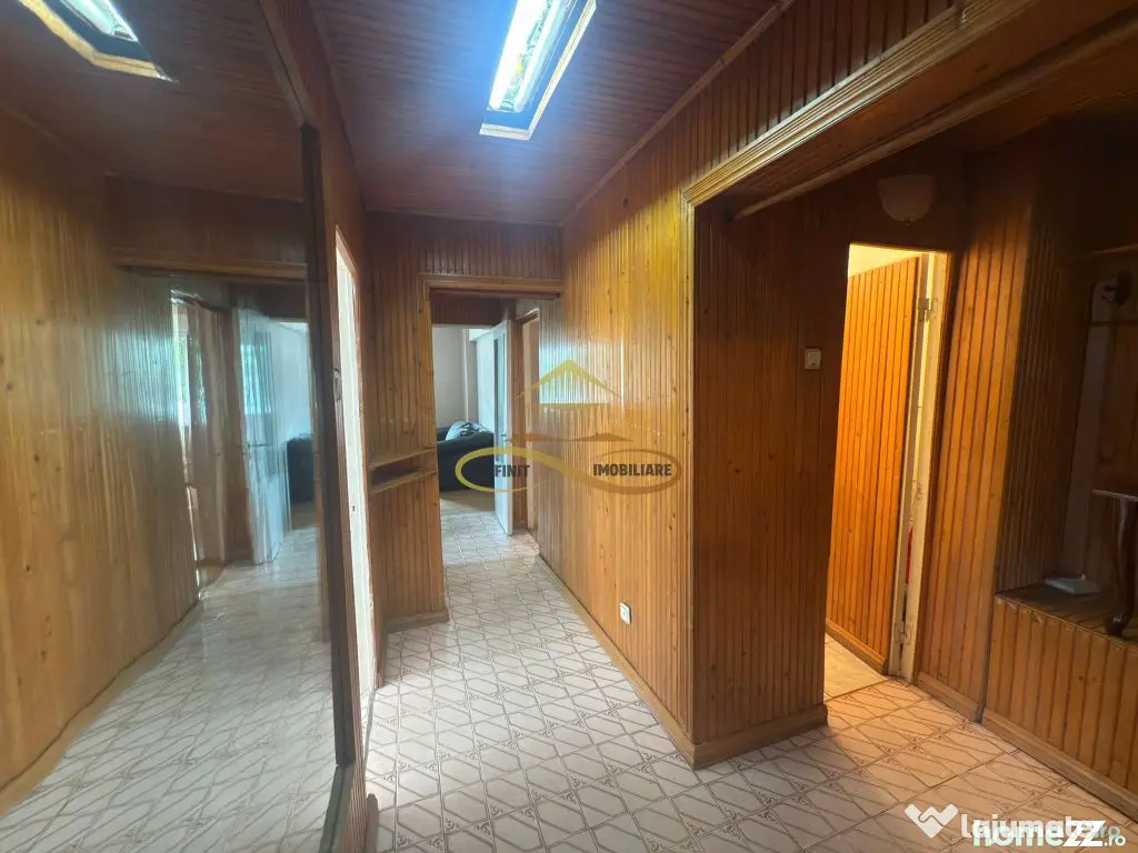 Apartament 3 camere de vanzare in Bacau strada Stefan cel...