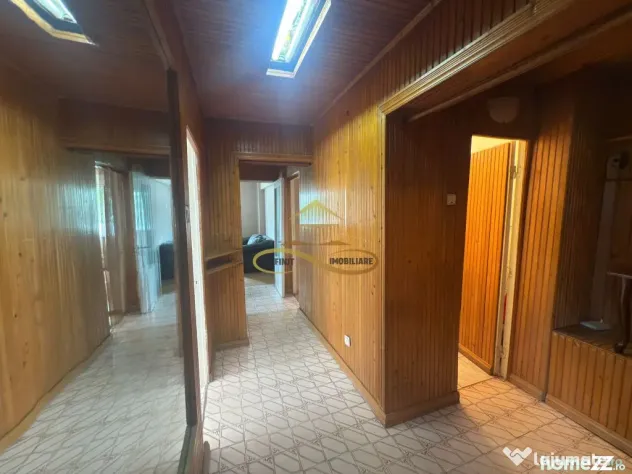 Apartament 3 camere de vanzare in Bacau strada Stefan cel...