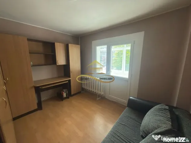 Apartament 3 camere de vanzare in Bacau strada Stefan cel...
