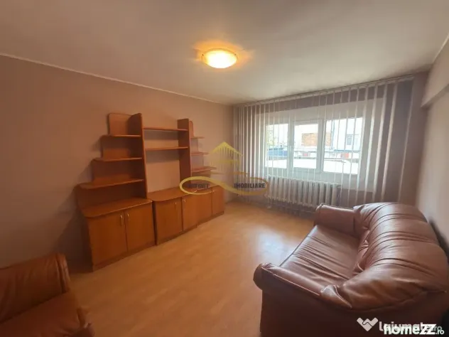 Apartament 3 camere de vanzare in Bacau strada Stefan cel...