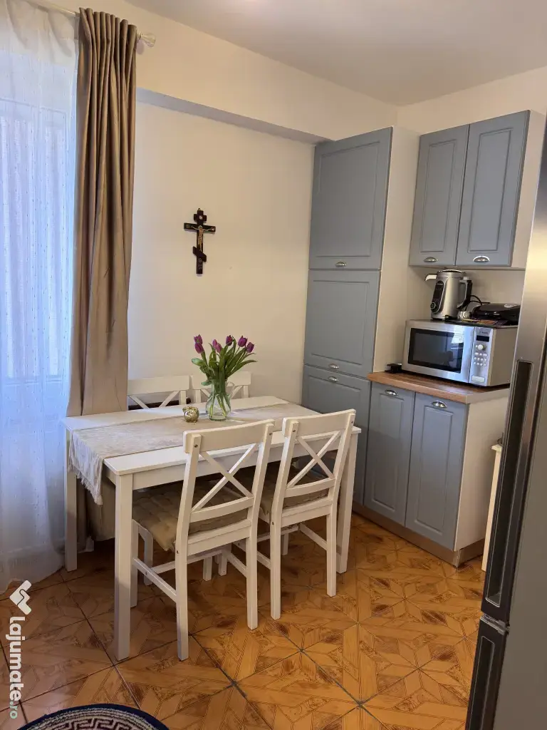 Vând apartament cu 4 camere Tudor!
