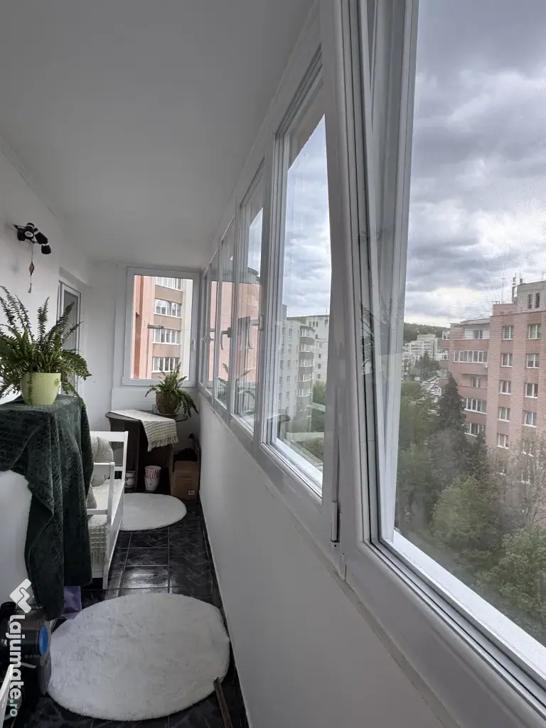 Vând apartament cu 4 camere Tudor!