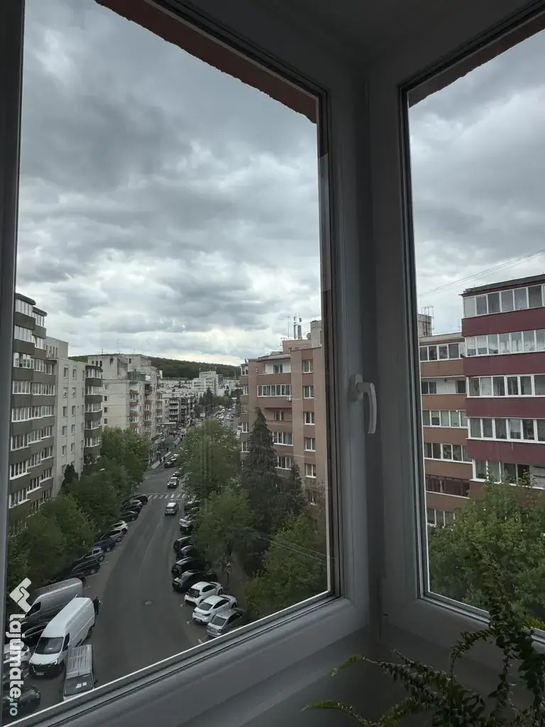 Vând apartament cu 4 camere Tudor!
