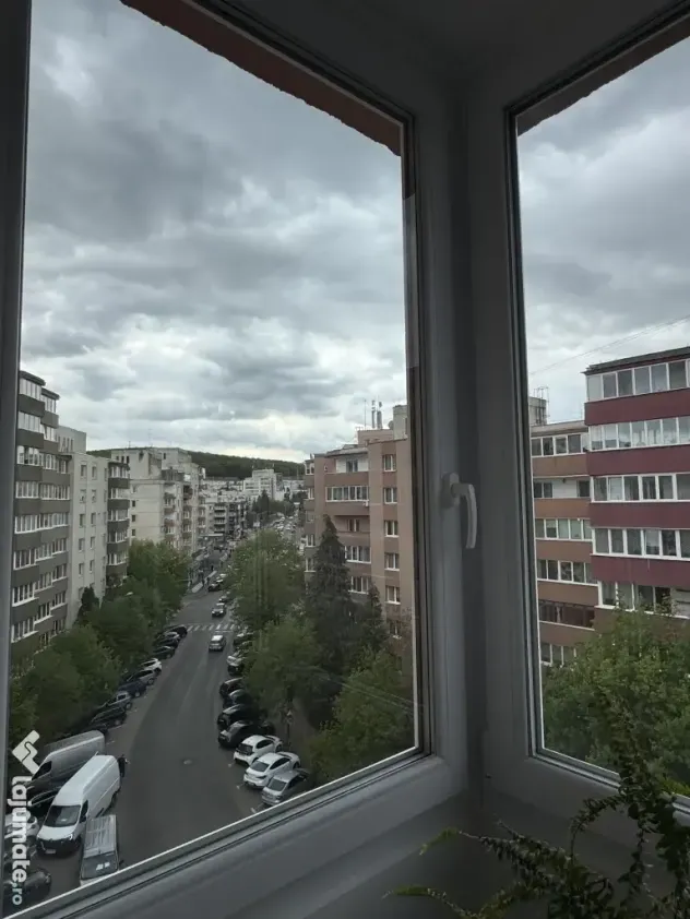 Vând apartament cu 4 camere Tudor!