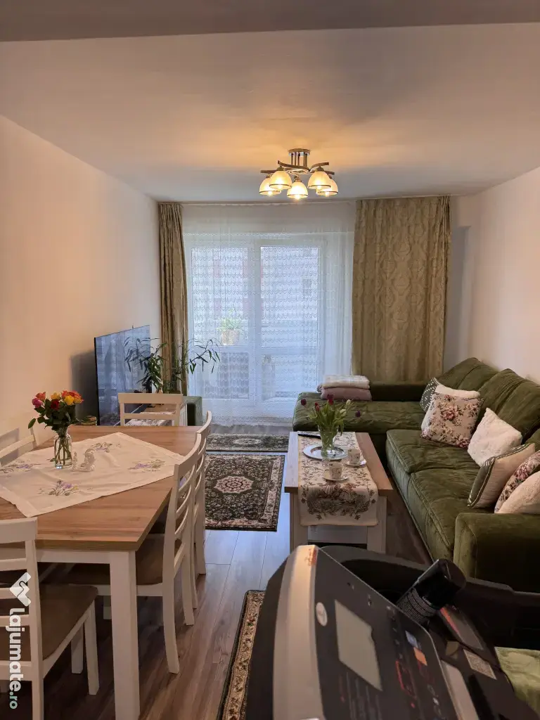 Vând apartament cu 4 camere Tudor!