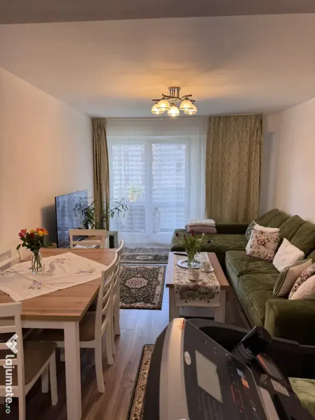 Vând apartament cu 4 camere Tudor!