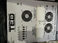 Este un stabilizator trifazat de tensiune, model TED 30K3sVC, de 30 kVA 