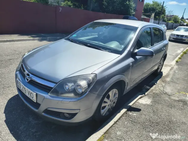 Vand masina Opel Astra H 1.6 GPL 2006 - climă - întreținută - economică
