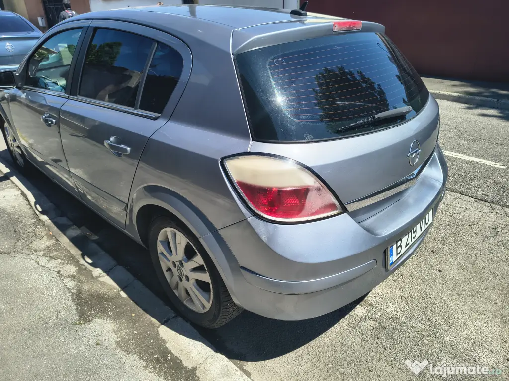 Vand masina Opel Astra H 1.6 GPL 2006 - climă - întreținută - economică