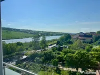 Apartament 2 camere decomandat + 2 locuri de parcare