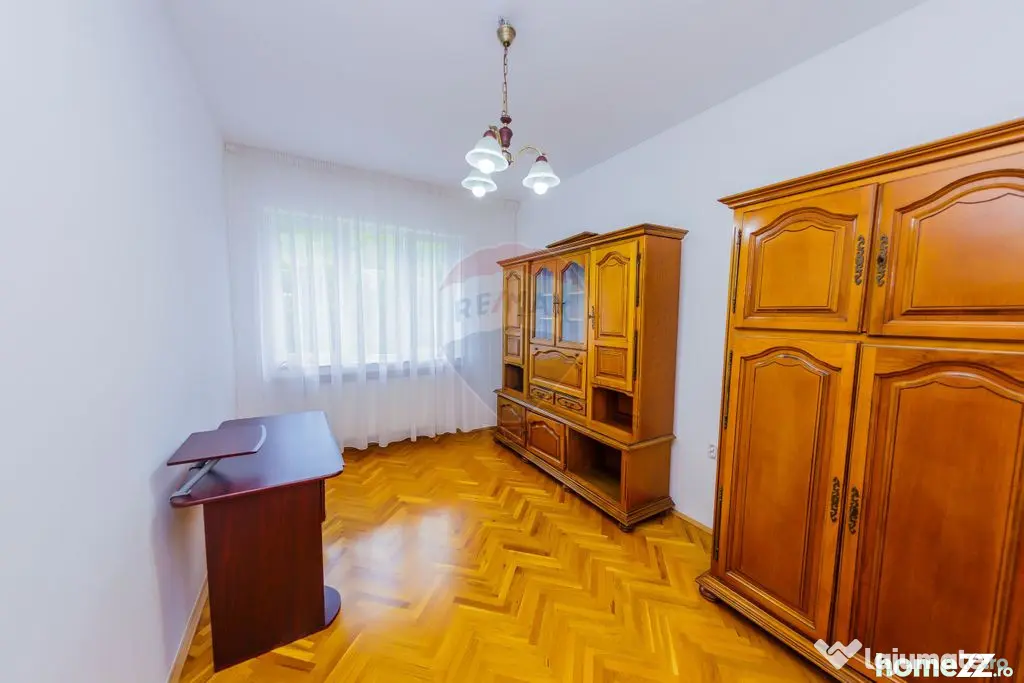 De vanzare casa tip duplex, în zona rezidentiala aprecia...