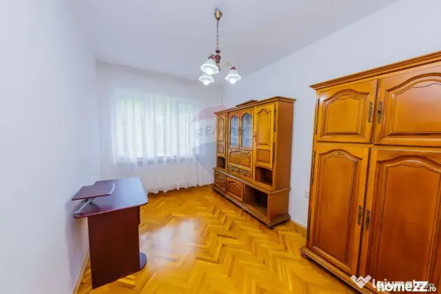 De vanzare casa tip duplex, în zona rezidentiala aprecia...