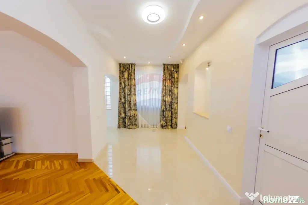 De vanzare casa tip duplex, în zona rezidentiala aprecia...