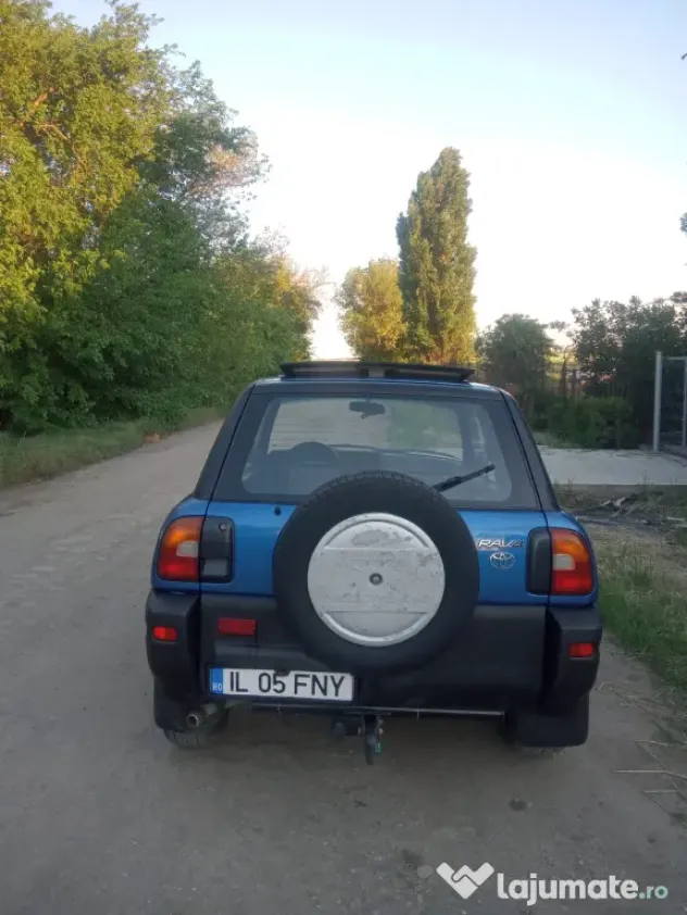Autoturism Toyota RAV4