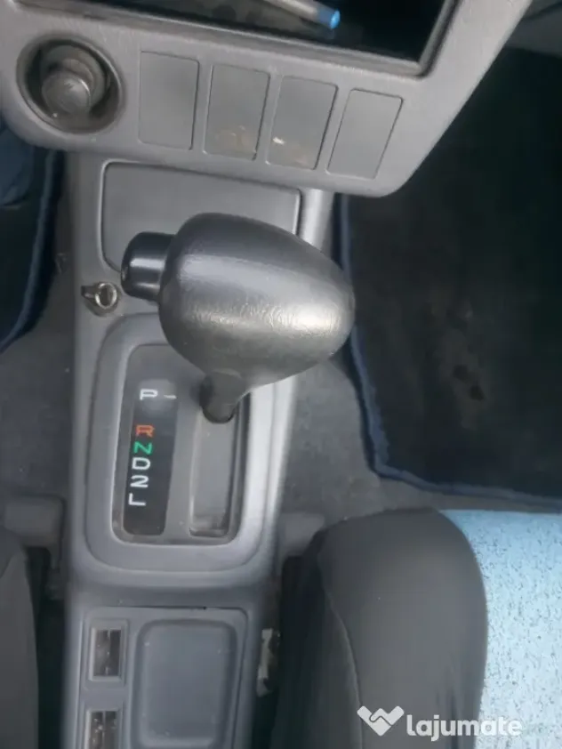 Autoturism Toyota RAV4